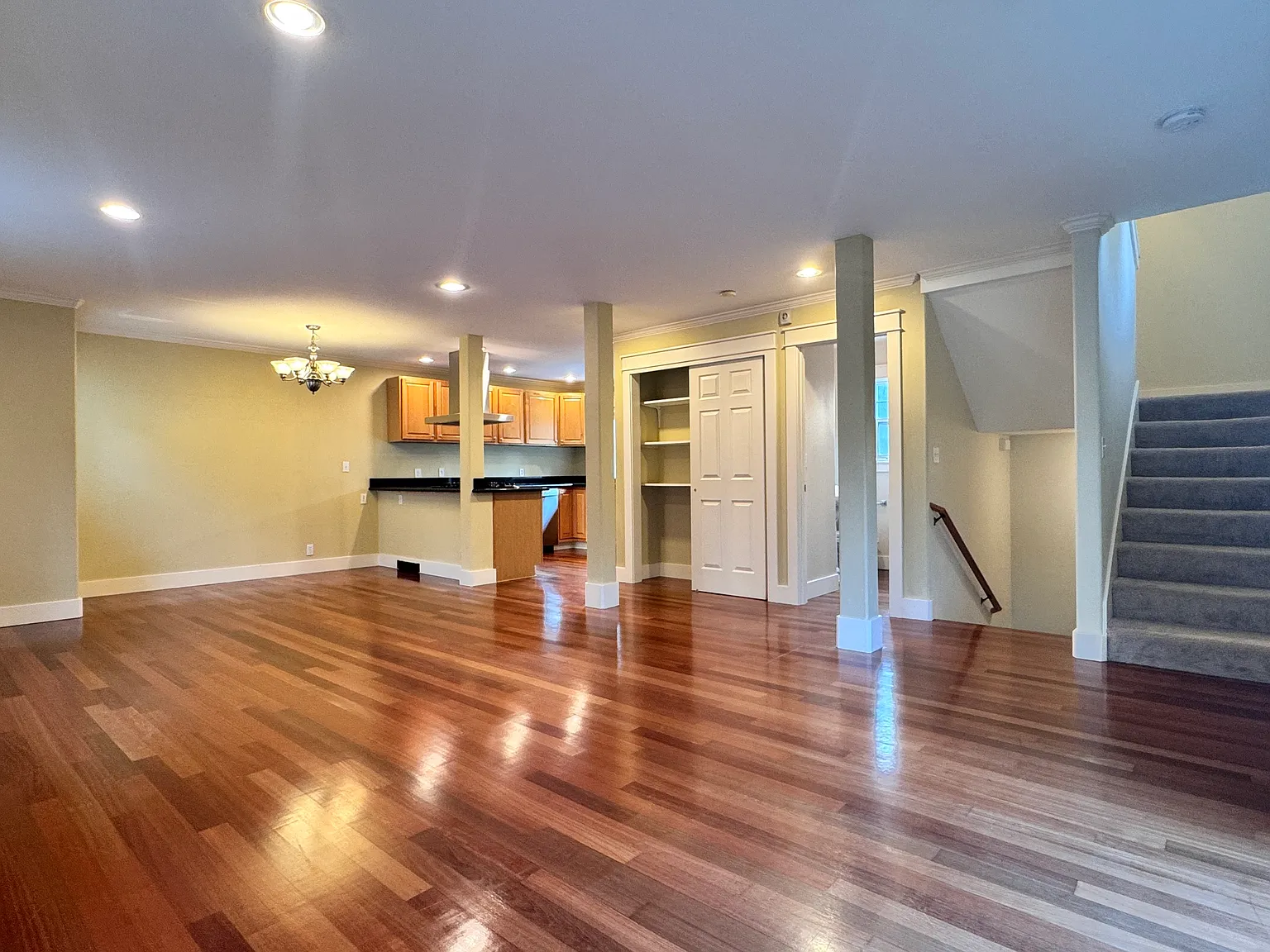 3 bed, 1570 sqft, $3,300 — Photo 3