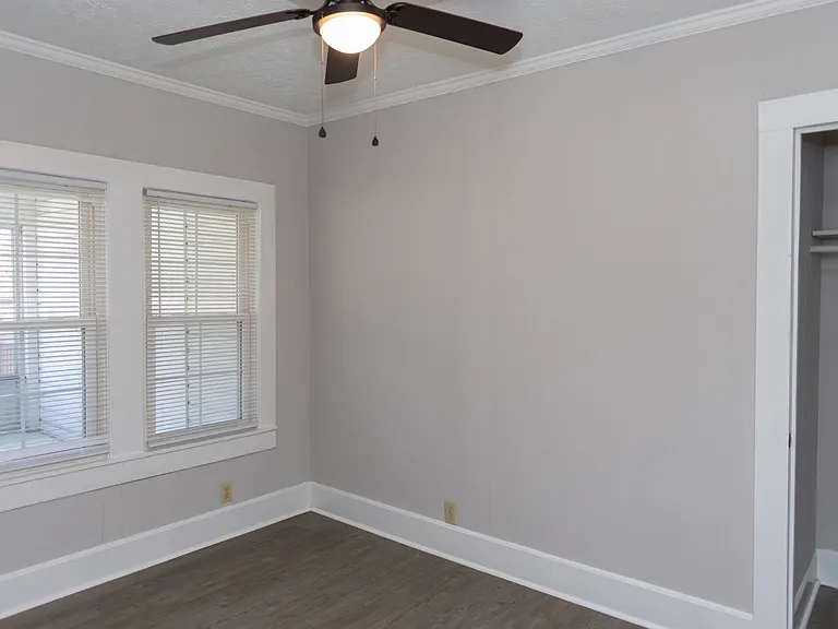 122 Jefferson St — Photo 11