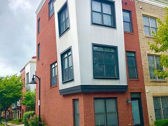 2nd image of 4411 Longfellow St