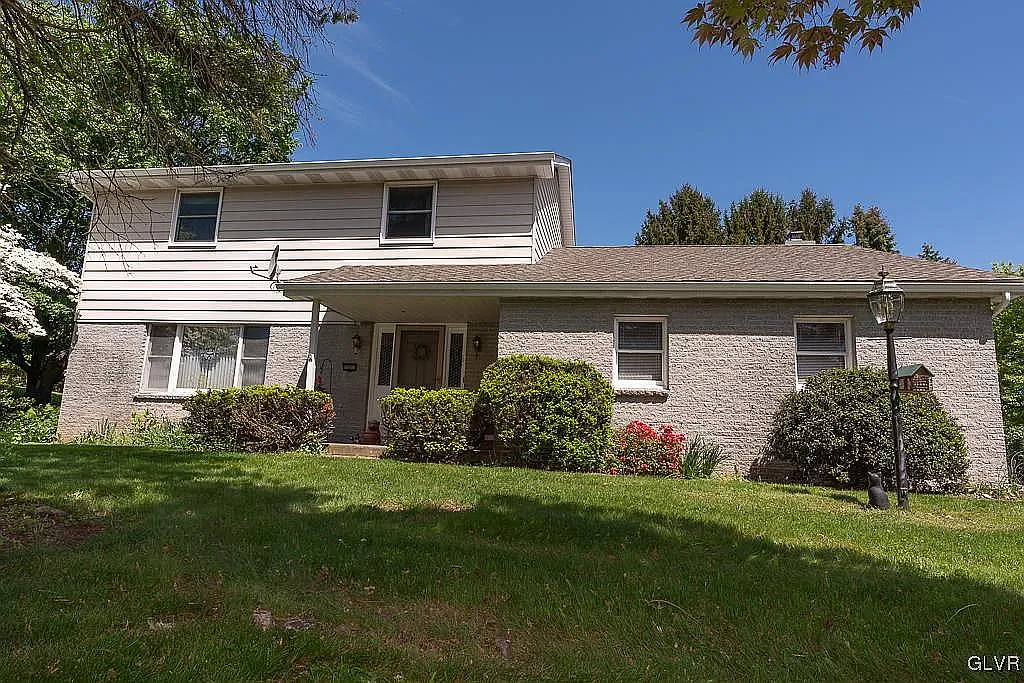 4 bed, 2.5 bath, 1875 sqft, $2,690 — Photo 4