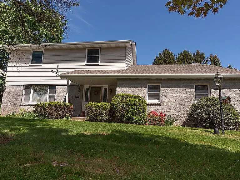 5849 Beverly Hills Rd — Photo 3