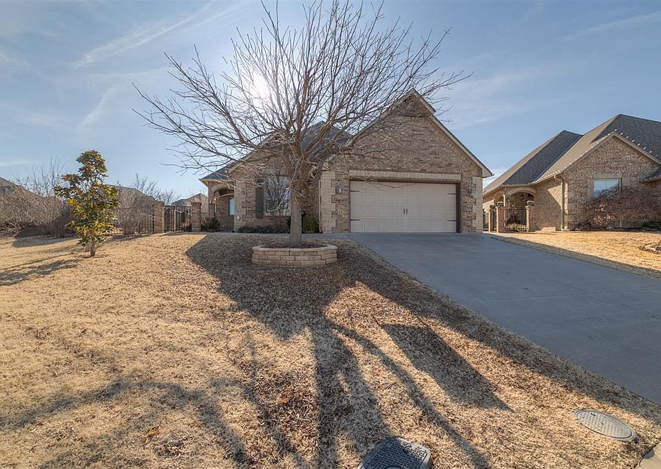 1st image of 5600 NW 119th Cir