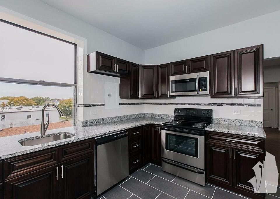 1st image of 3631 W Dickens Ave #3AD