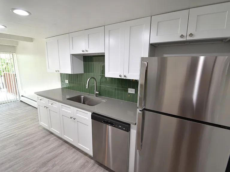 4440 Laguna Pl - Meadows Apartments — Photo 28