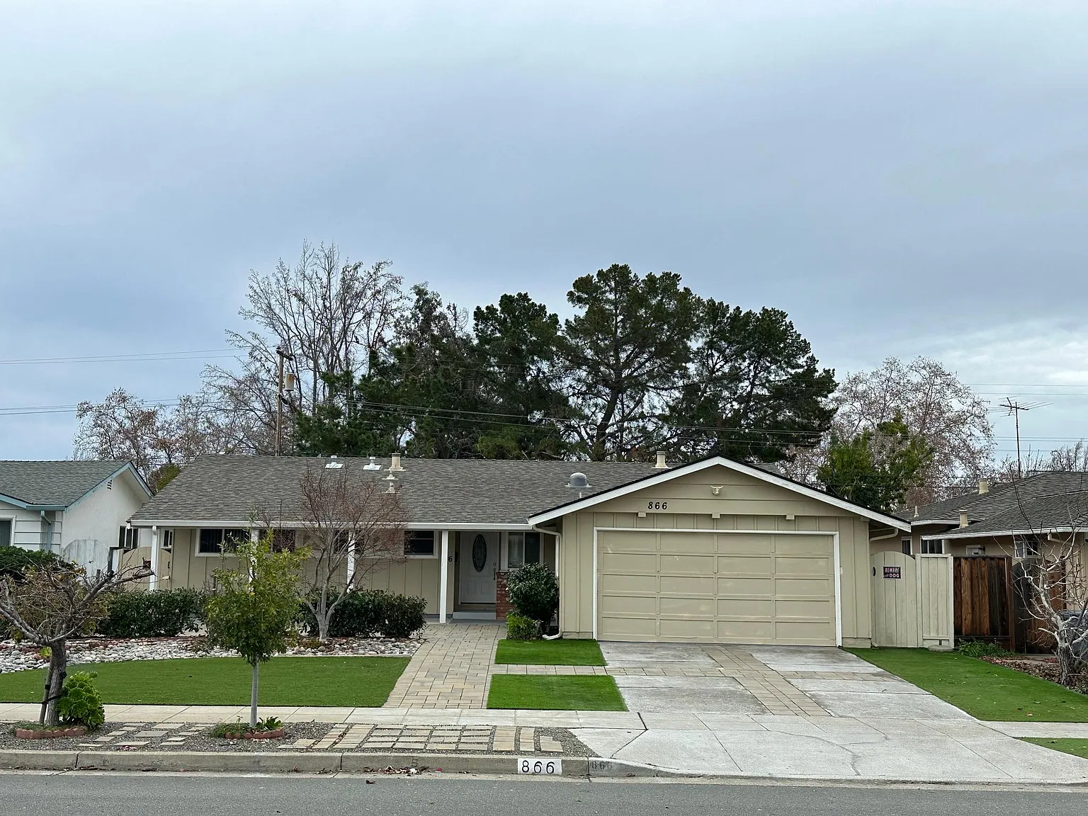 866 Rose Blossom Dr photo 1