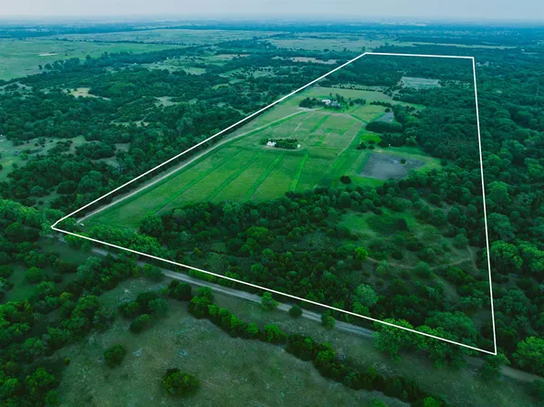 2460 27th Rd, Hutchinson, KS 67502