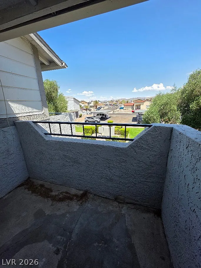 1 bed, 1.5 bath, 858 sqft, $1,100 — Photo 4