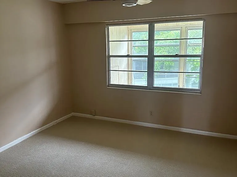 251 Fanshaw Dr #F — Photo 5