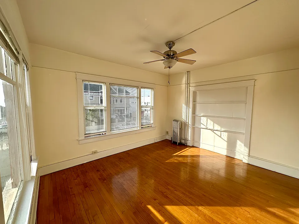 210 Juniper St #5