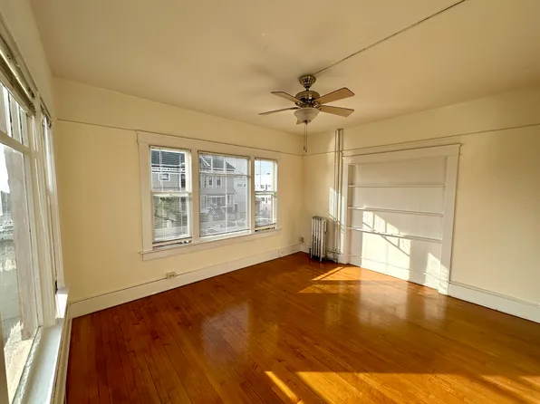 210 Juniper St #5, San Diego, CA 92101