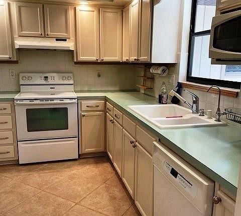 4th image of 6123 NW 52nd Ter