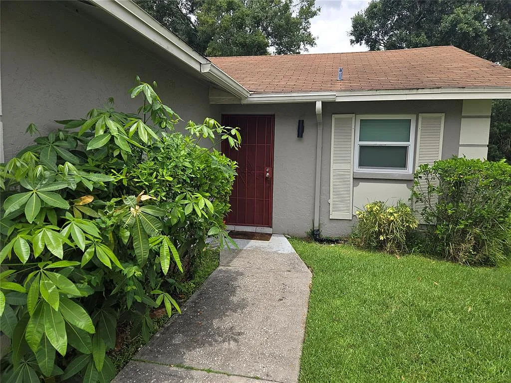 2 bed, 1.0 bath, 804 sqft, $1,900 — Photo 1