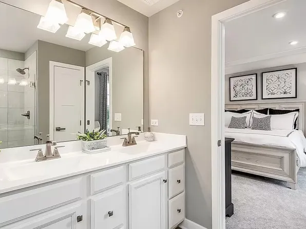 9003 Hickory Rd, Gibsonia, PA 15044