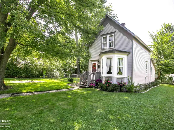 615 Waterloo St, Saint Clair, MI 48079