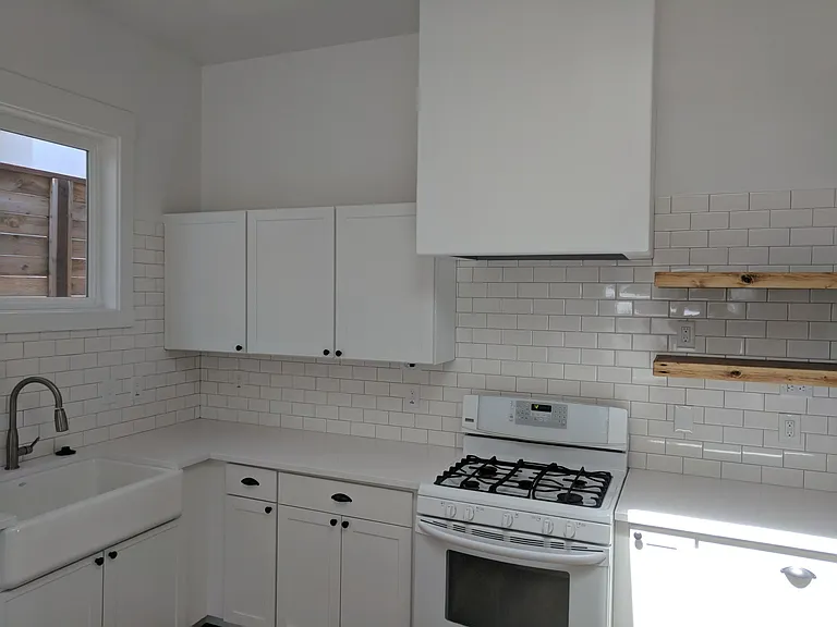 2892 Rockview Pl — Photo 3