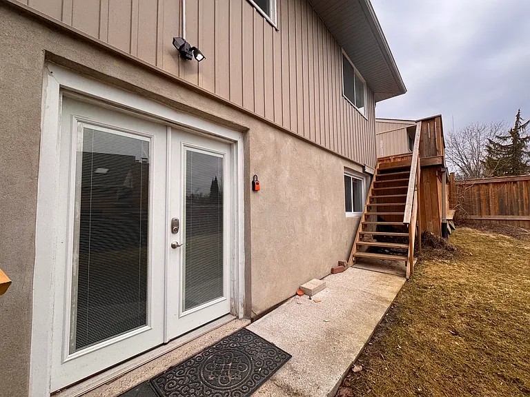 28 Mulberry Ln #LOWER — Photo 15