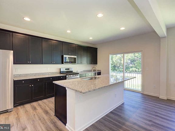 5th image of 1700 Hudgins Farm Cir