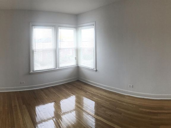 5th image of 9144 S Bishop St #2