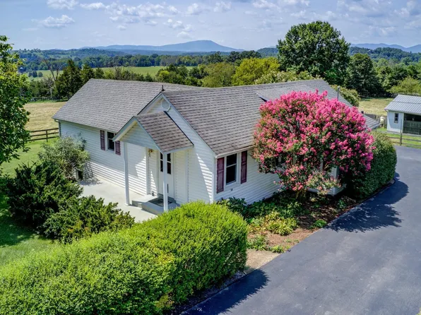 68 Mount Pleasant Church Rd, Fincastle, VA 24090