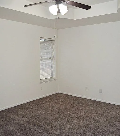 4902 Slate Ct — Photo 17