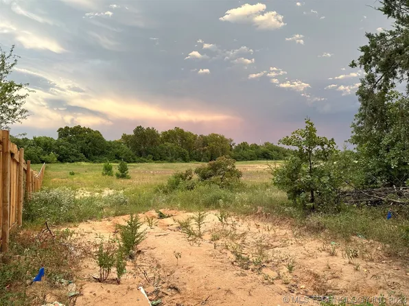 Sunshine Ln, Durant, OK 74701