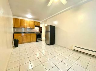 21-04 Hoyt Ave S #1, Astoria, NY 11102