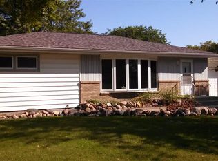 408 8th Ave NW, Waseca, MN 56093