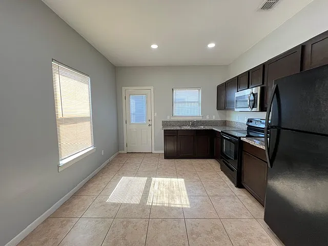 2108 Garden Ridge Drive - 4 — Photo 4