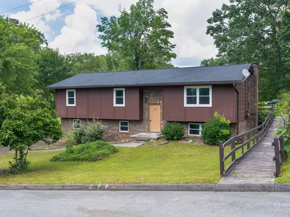 8212 Thornwood Dr, Hixson, TN 37343
