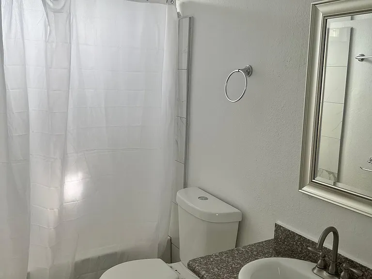 15825 Saticoy St #17 — Photo 7