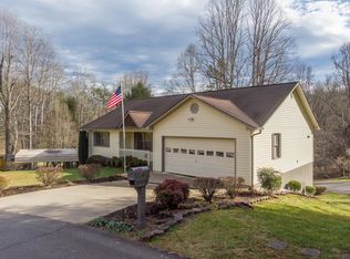 390 Trimont Trl, Franklin, NC 28734