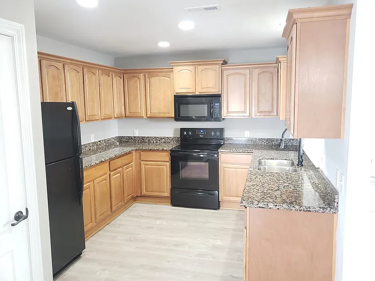 University Park TownHomes - 16474 — Photo 5