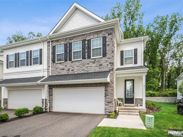 9 Myers Ter Unit 901, Morris Plains, NJ 07950