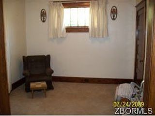 4th image of 758 Lexington Ave
