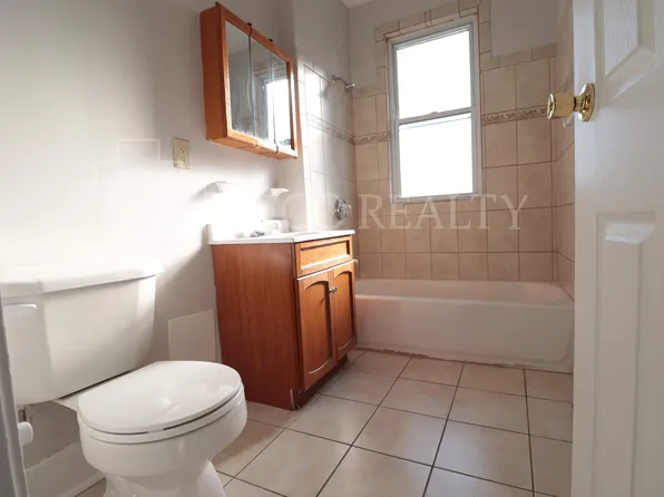 455 Edgewood St APT 302, Hartford, CT 06112