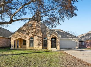 815 Meadowdale Rd, Arlington, TX 76017