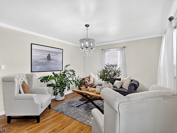 3rd image of 523 Harrison Pl
