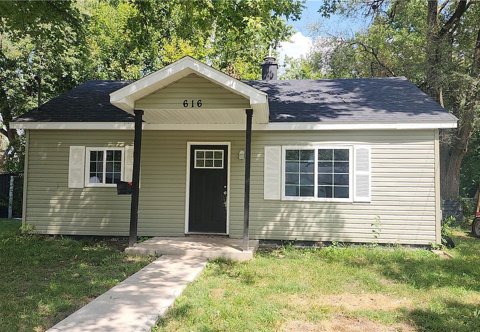 1st image of 616 Woodlawn Ave