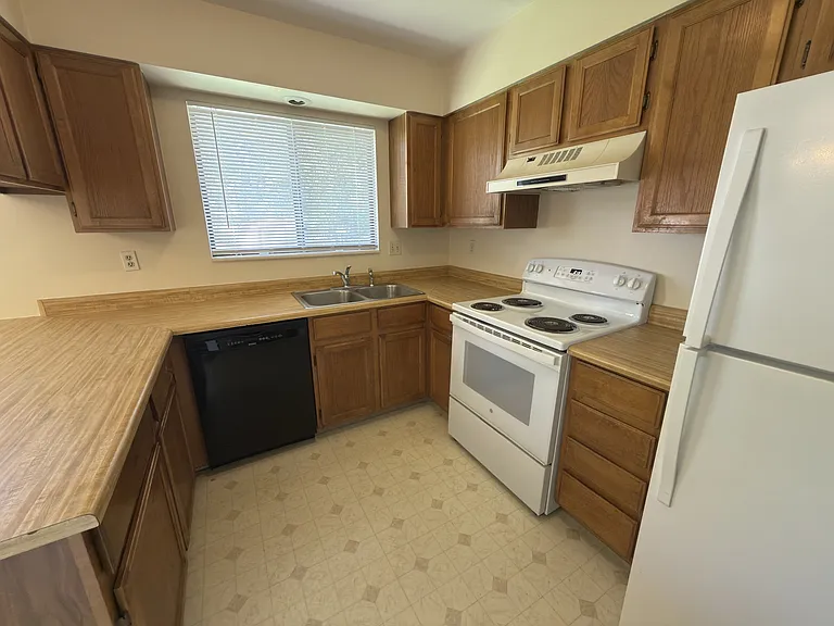 2718 Sagebrush Dr — Photo 6