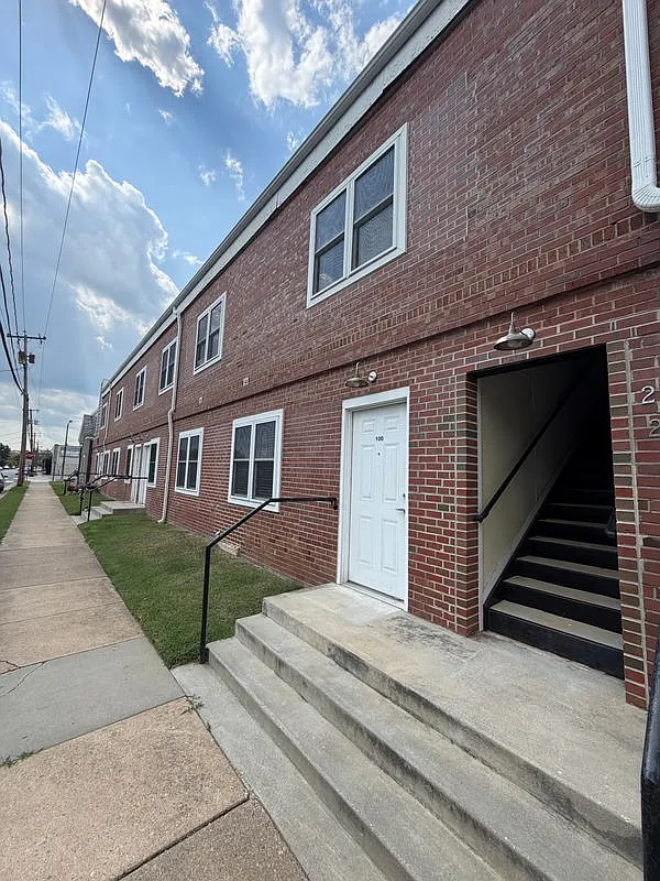 1 bed, 1.0 bath, 500 sqft, $1,300 — Photo 1