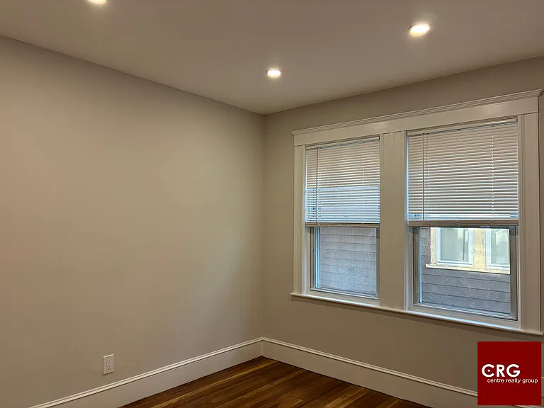 11 Romsey St #3 — Photo 7