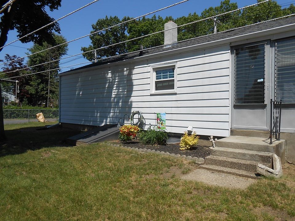 493 Prospect St, Chicopee, MA 01020 Zillow