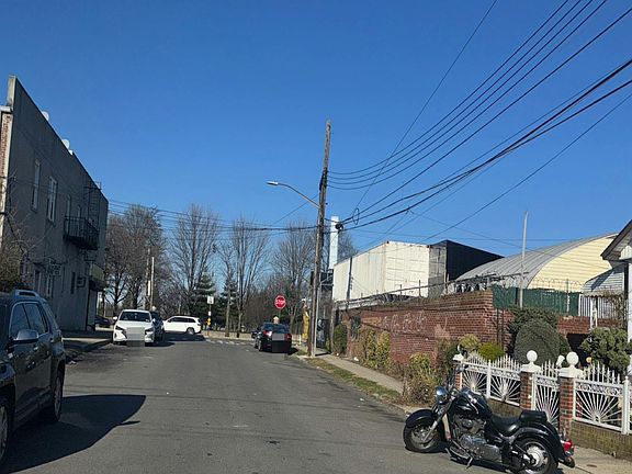 5th image of 170-47 118th Ave
