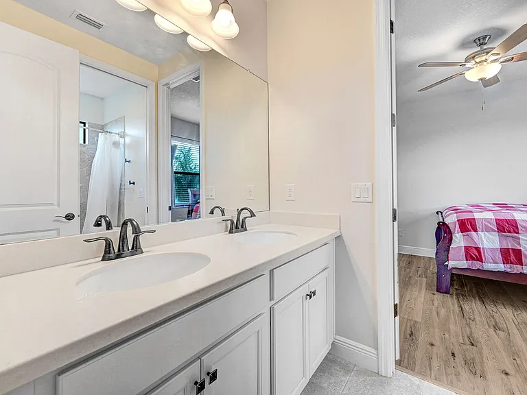 8212 Paragrass Ave — Photo 23