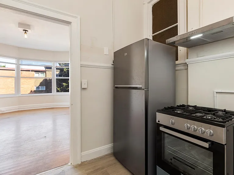 1633 Boylston Ave — Photo 3