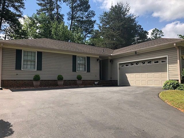 2nd image of 312 Seven Oaks Ln