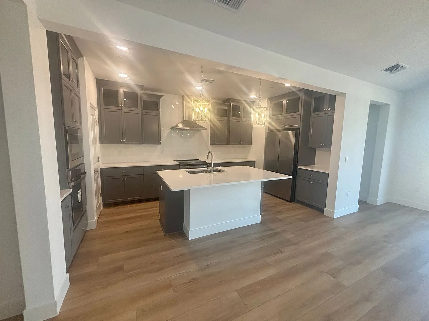 Stunning (Brand New) Rancho 4/3! Must See! See Below For Viewings — Photo 2