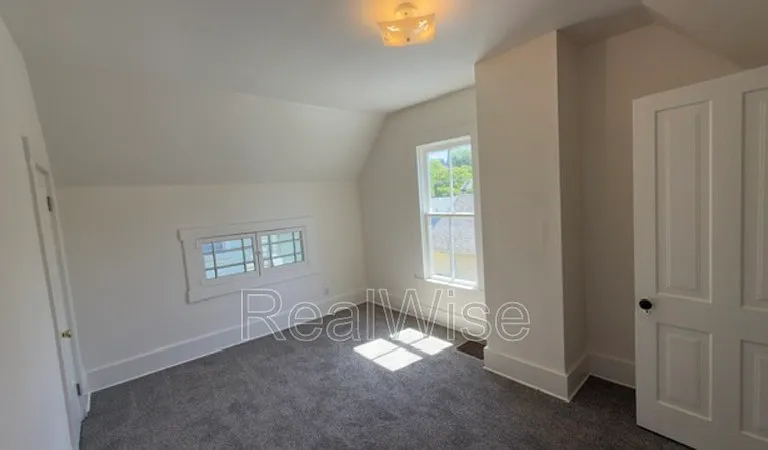 1105 SE Pine St — Photo 19