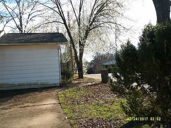 2nd image of 430 Blossom Dr