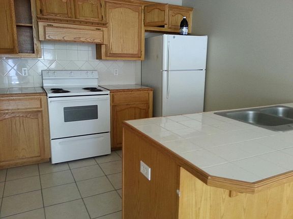 4th image of 1412 Prosperity Dr APT A